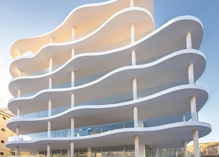 Precioso Carvajal - The Wave Apartment *